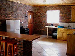 Mpumalanga Accommodation - Graskop Self Catering - Affordable family accommodation in Mpumalanga at Franka's Self Catering Lodge in Graskop - kitchen