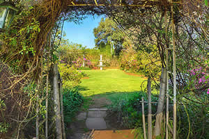 lambourns self catering garden entrance