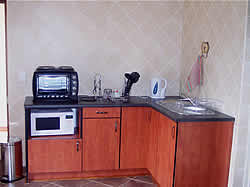 Middelburg Accommodation - Middelburg Self Catering - Middelburg B&B - Middelburg Guest Houses - Middelrust Accommodation - kitchen for self catering